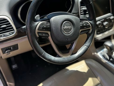 Used 2017 Jeep Grand Cherokee Limited AWD/4WD image 6