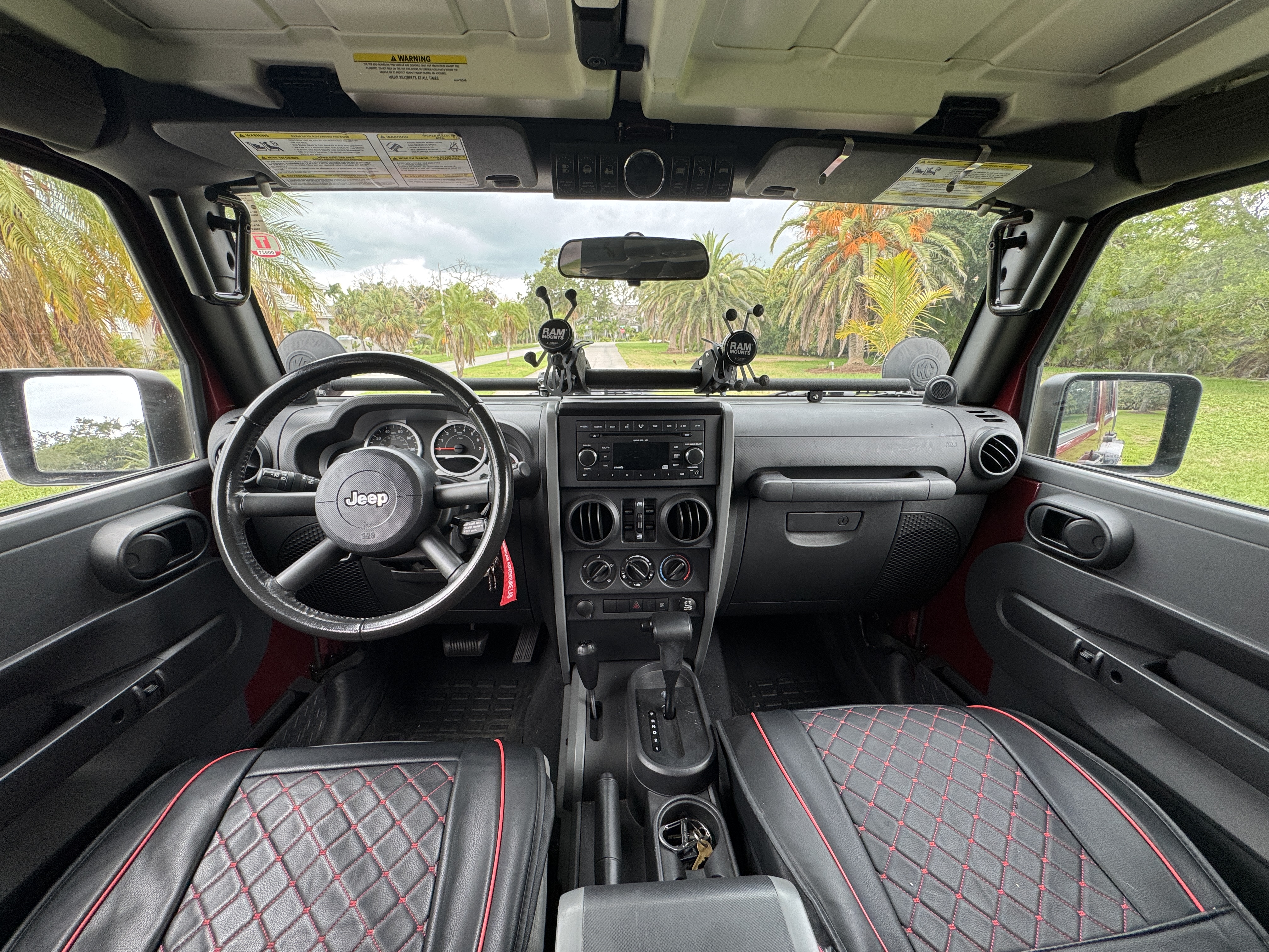 Used 2007 Jeep Wrangler Unlimited Sahara w/ Trailer Tow Group AWD/4WD image 30
