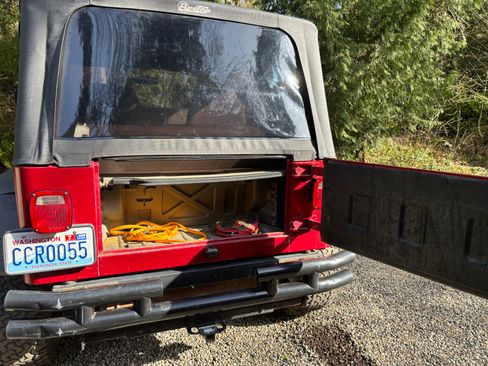 Used 1998 Jeep Wrangler SE image 6