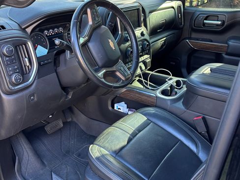 Used 2021 Chevrolet Silverado 1500 High Country w/ Technology Package image 10