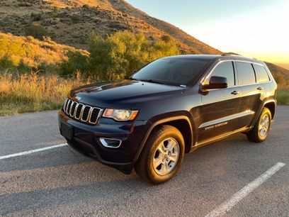 Used 2017 Jeep Grand Cherokee Laredo w/ Quick Order Package 2BE