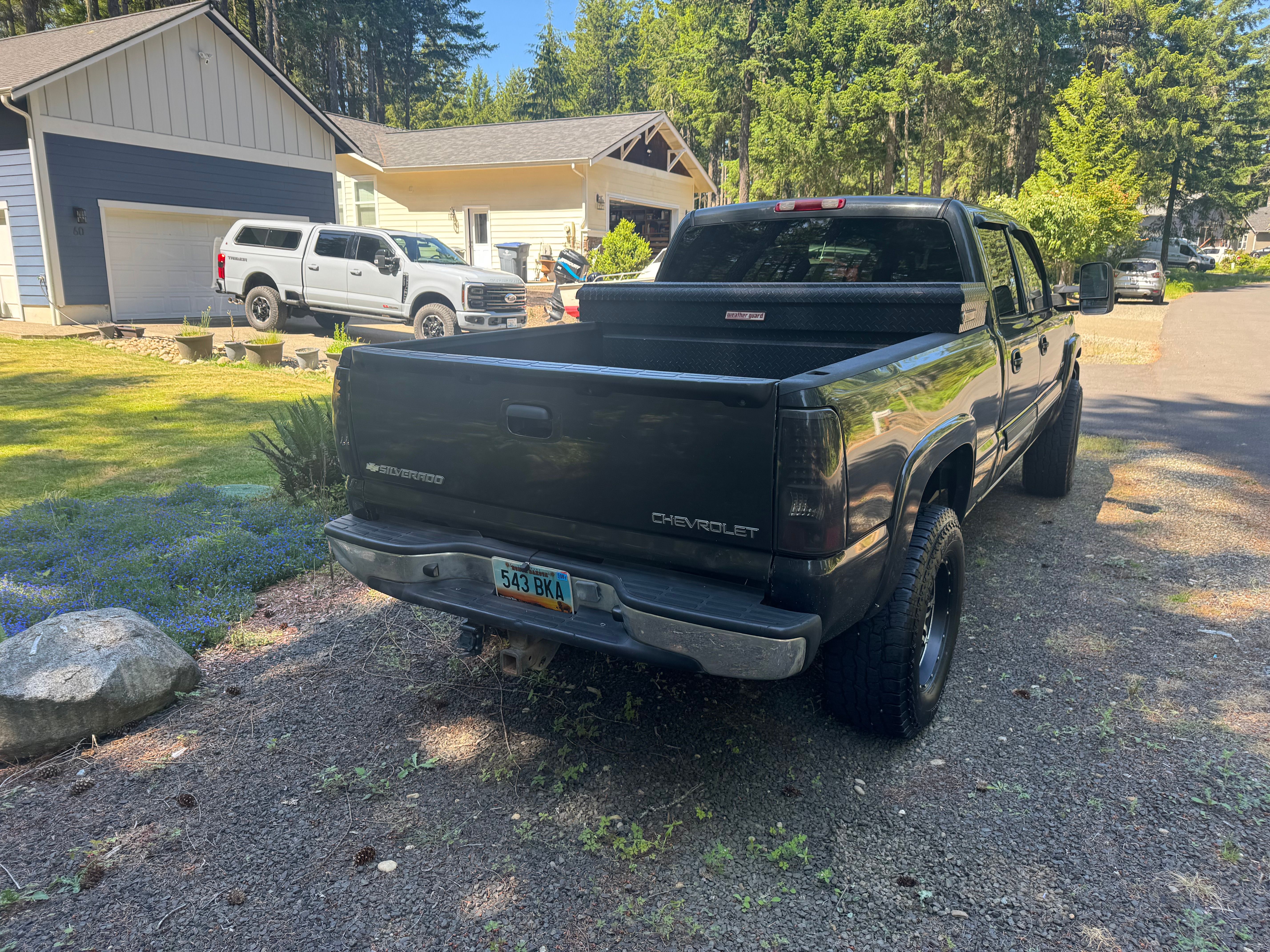 Used 2003 Chevrolet Silverado 2500 LT AWD/4WD image 2
