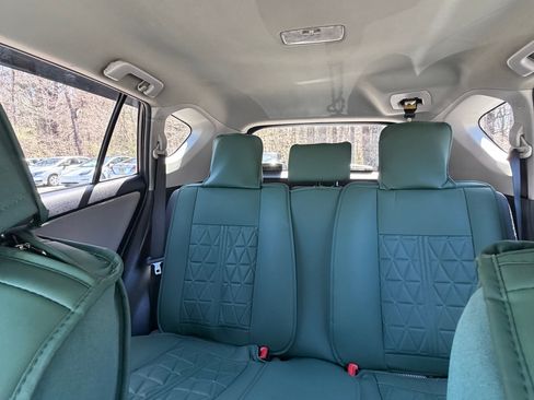 Used 2015 Toyota RAV4 LE AWD/4WD image 10