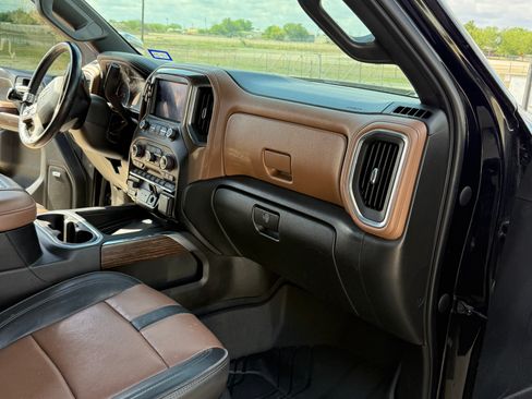 Used 2022 Chevrolet Silverado 3500 High Country w/ Safety Package II AWD/4WD image 13