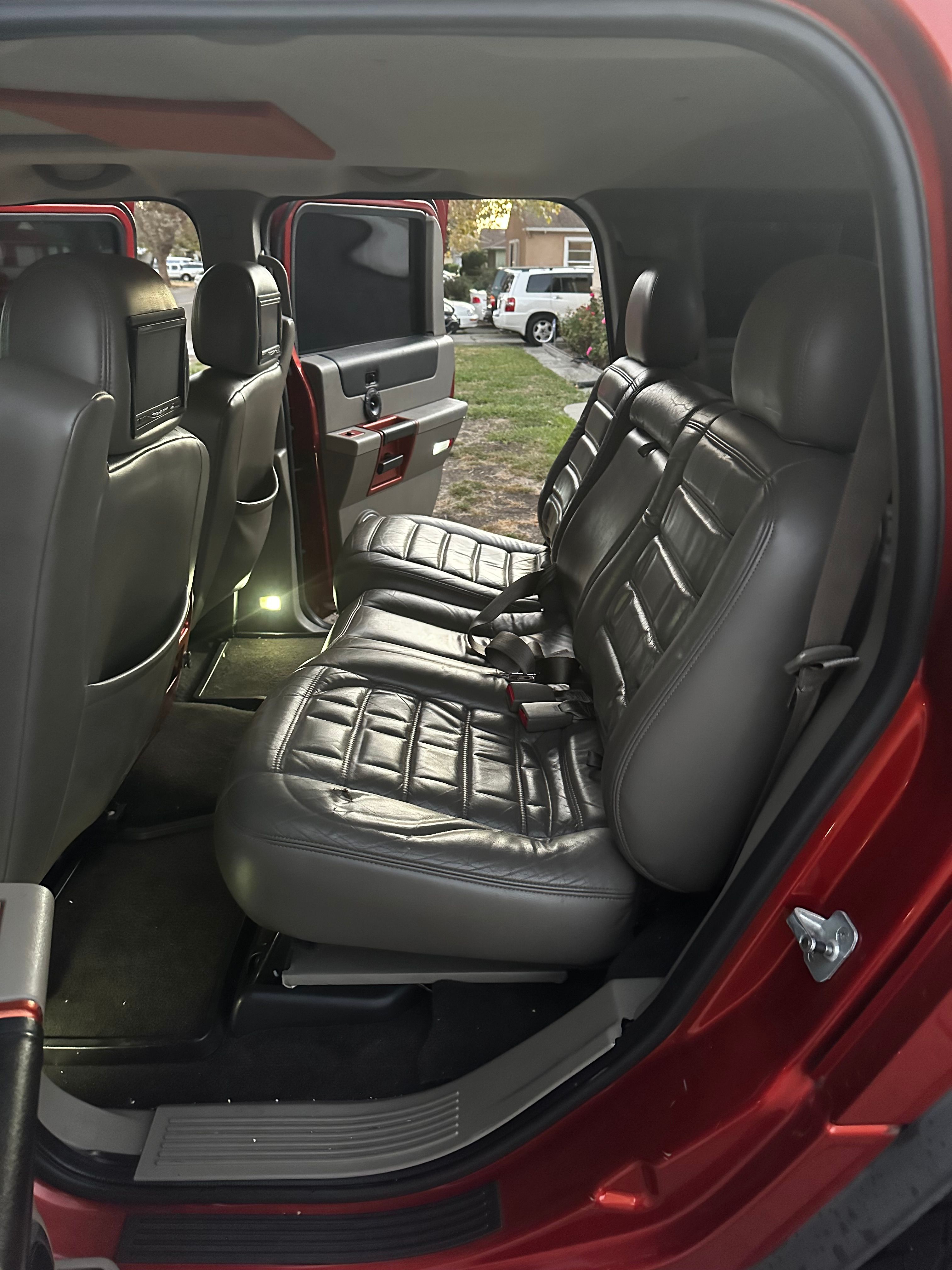 Used 2003 HUMMER H2 w/ Preferred Equipment Group AWD/4WD image 17