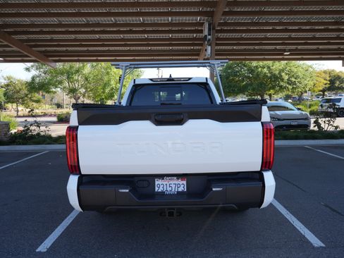 Used 2022 Toyota Tundra SR5 w/ SR5 Convenience Package image 10