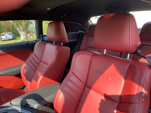 Used 2019 Dodge Challenger SRT Hellcat Redeye image 4