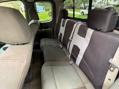 Used 2005 Nissan Titan SE image 4