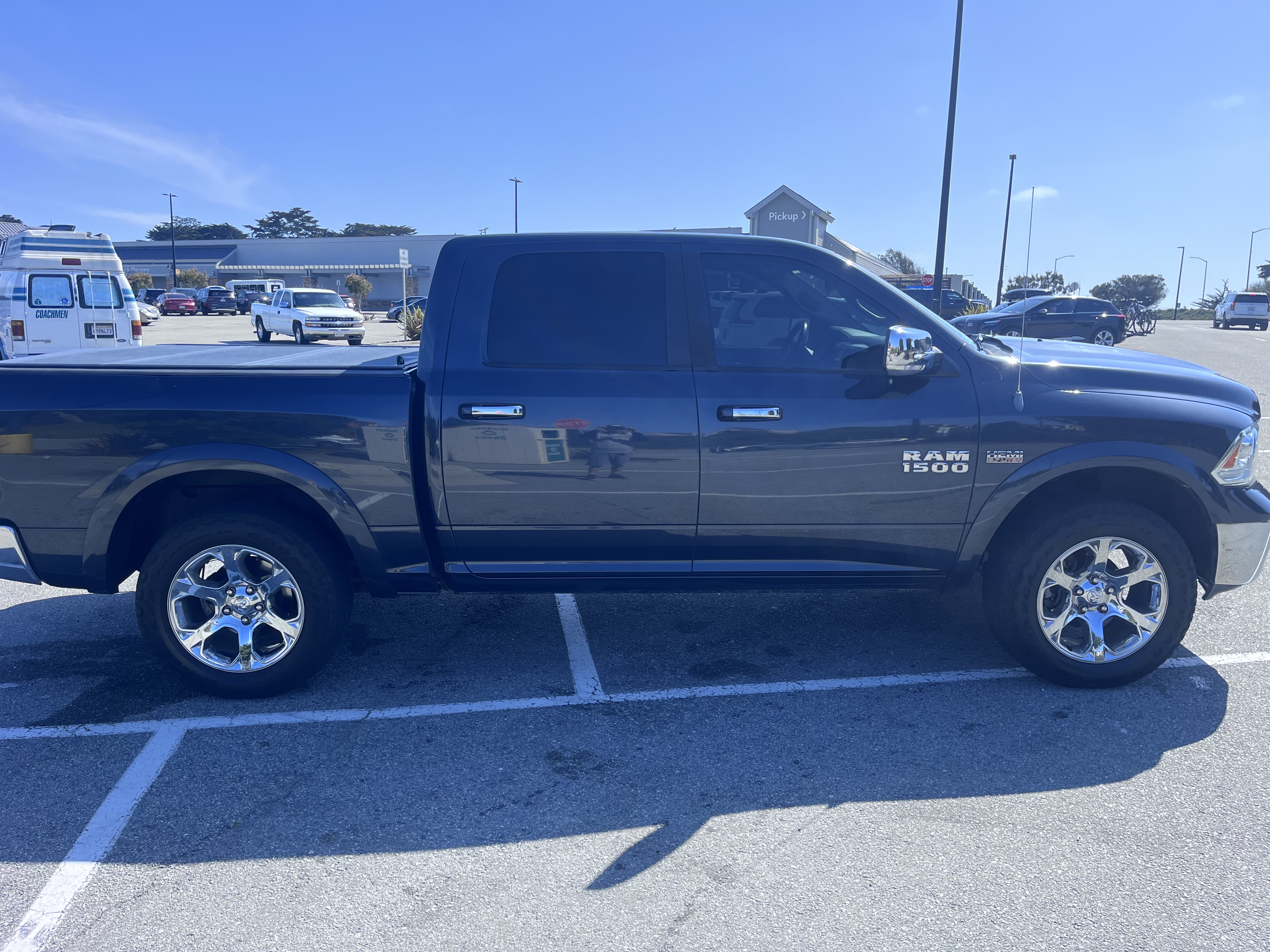 Used 2013 RAM 1500 Laramie w/ Convenience Group AWD/4WD image 4