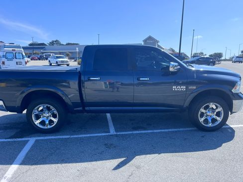 Used 2013 RAM 1500 Laramie w/ Convenience Group AWD/4WD image 4