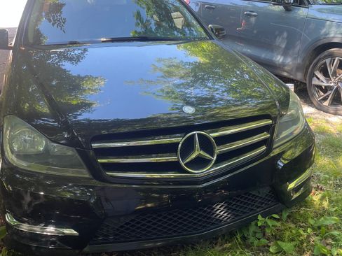 Used 2014 Mercedes-Benz C 300 4MATIC Sedan image 4