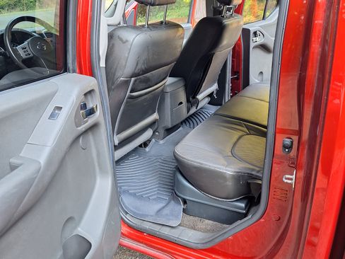 Used 2017 Nissan Frontier PRO-4X image 8