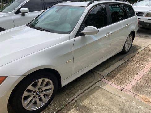 Used 2007 BMW 328i Wagon image 2