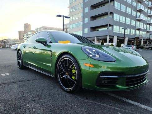 Used 2018 Porsche Panamera 4 image 8