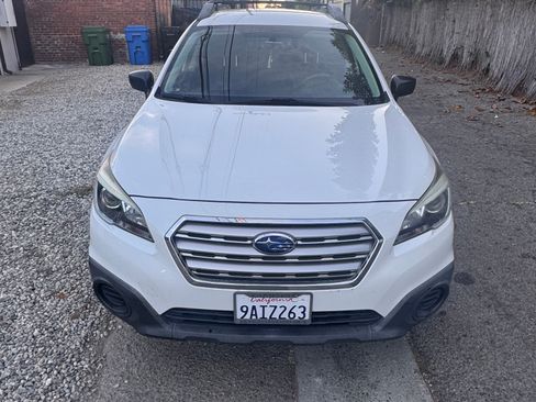 Used 2017 Subaru Outback 2.5i AWD/4WD image 2