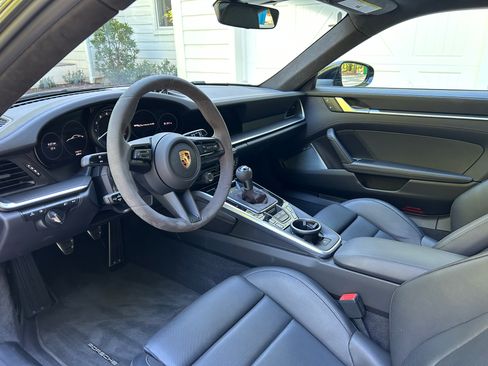 Used 2023 Porsche 911 Carrera 4S AWD/4WD image 5
