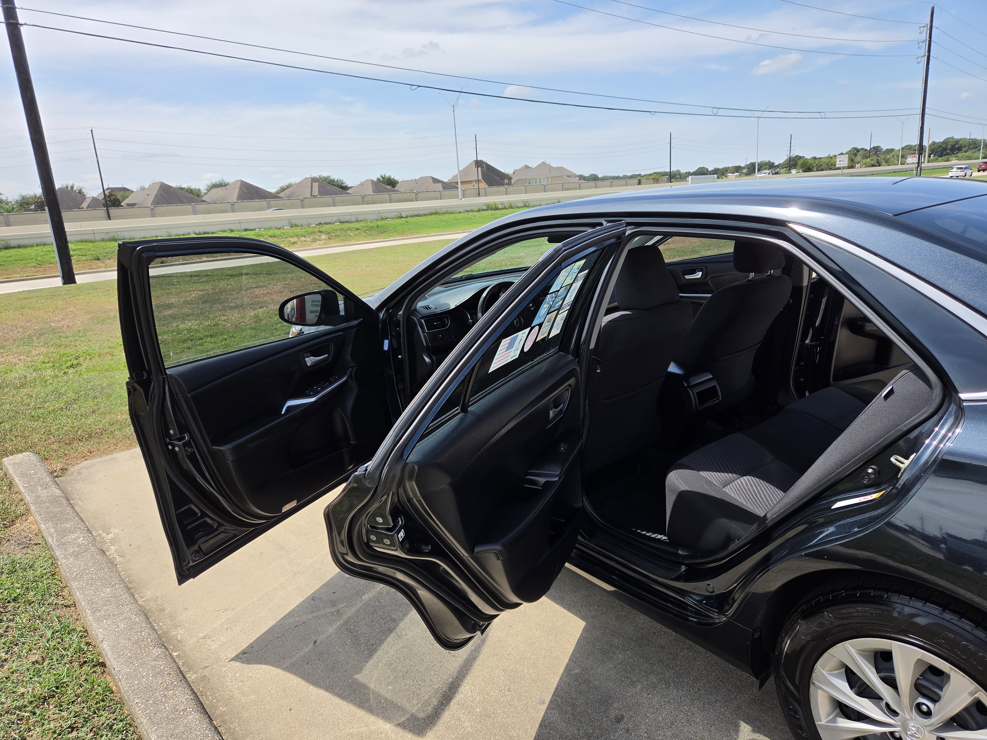 Used 2017 Toyota Camry LE FWD image 16