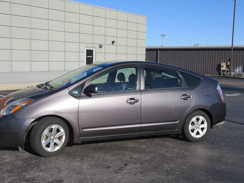 Used 2009 Toyota Prius Touring FWD image 11