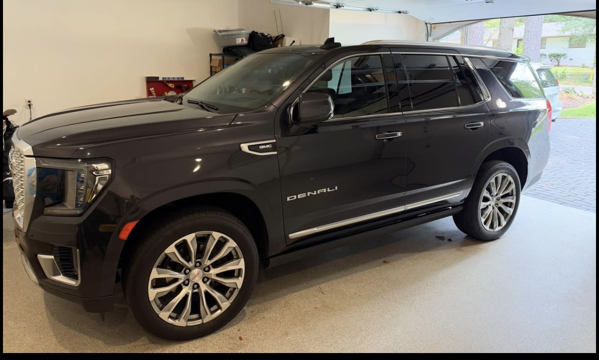 Used 2023 GMC Yukon Denali AWD/4WD image 2