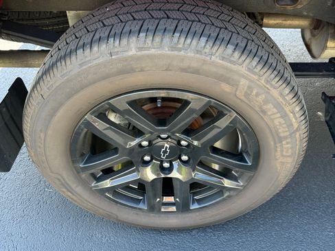 Used 2022 Chevrolet Silverado 1500 LT Trail Boss w/ Convenience Package II AWD/4WD image 12