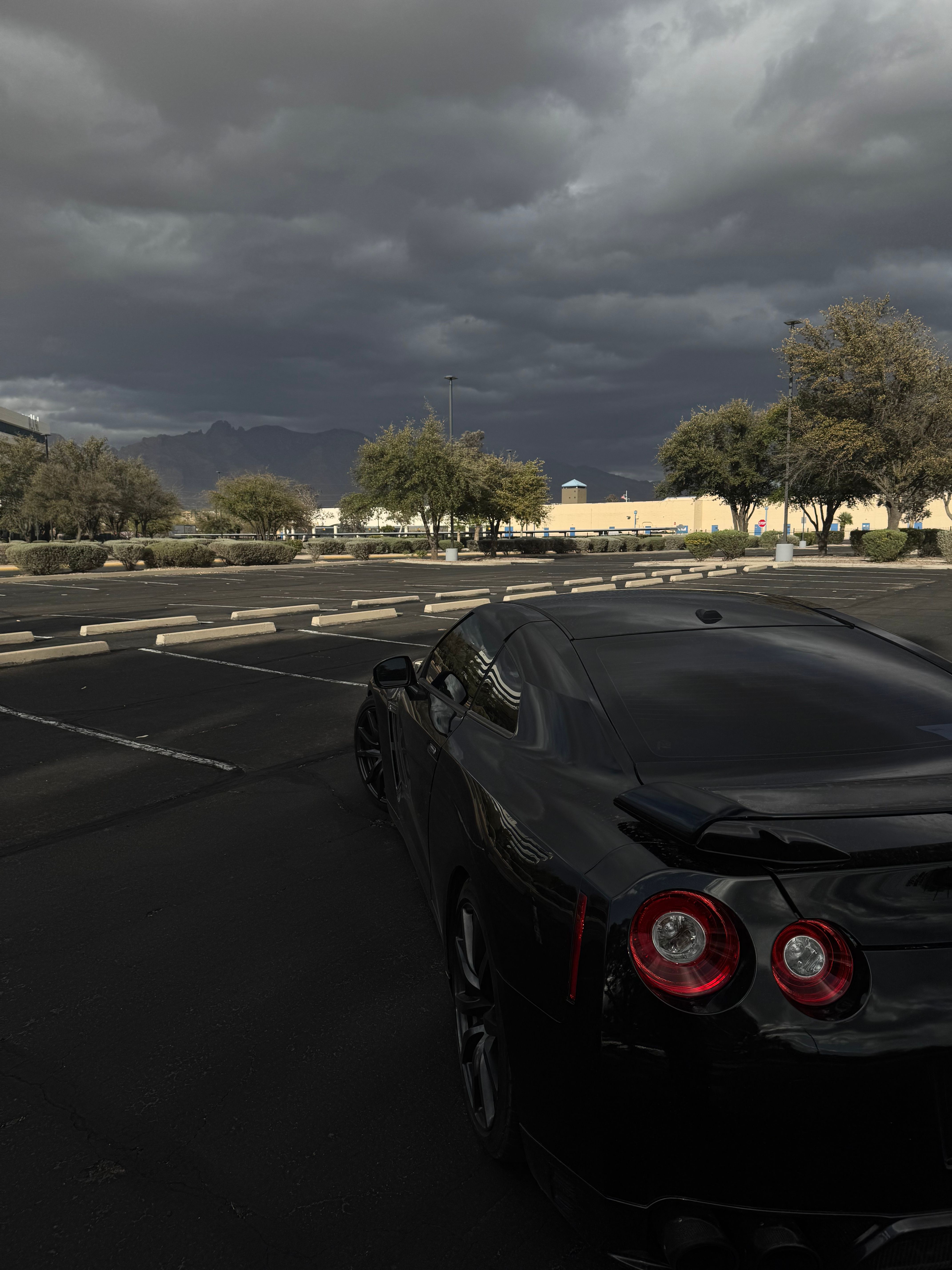 Used 2014 Nissan GT-R Premium w/ Premium Interior Package AWD/4WD image 13