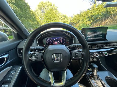 Used 2022 Honda Civic Sport Touring image 10