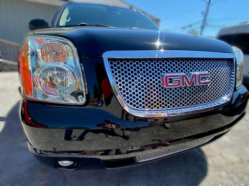Used 2007 GMC Yukon Denali AWD/4WD image 15