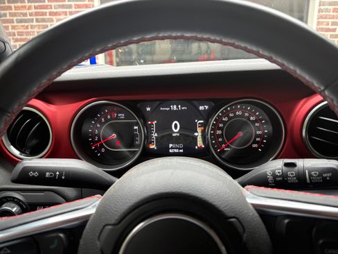 Used 2019 Jeep Wrangler Unlimited Rubicon AWD/4WD image 14