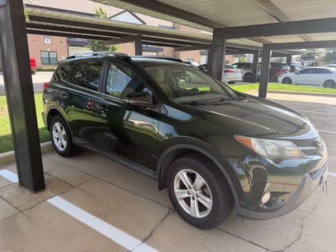 Used 2013 Toyota RAV4 XLE AWD/4WD image 2