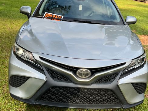 Used 2018 Toyota Camry SE FWD image 8