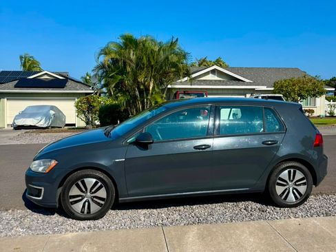 Used 2016 Volkswagen e-Golf SE FWD image 10