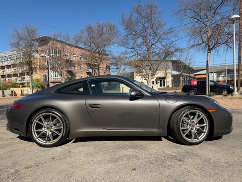 Used 2017 Porsche 911 Carrera image 1
