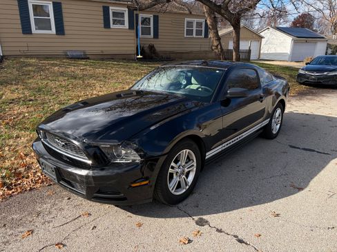 Used 2013 Ford Mustang Coupe image 1