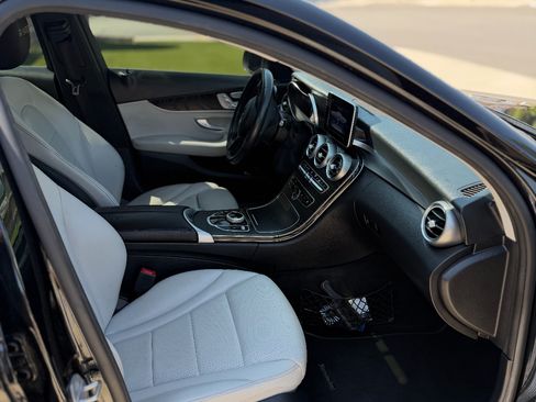 Used 2018 Mercedes-Benz C 350e Sedan image 4