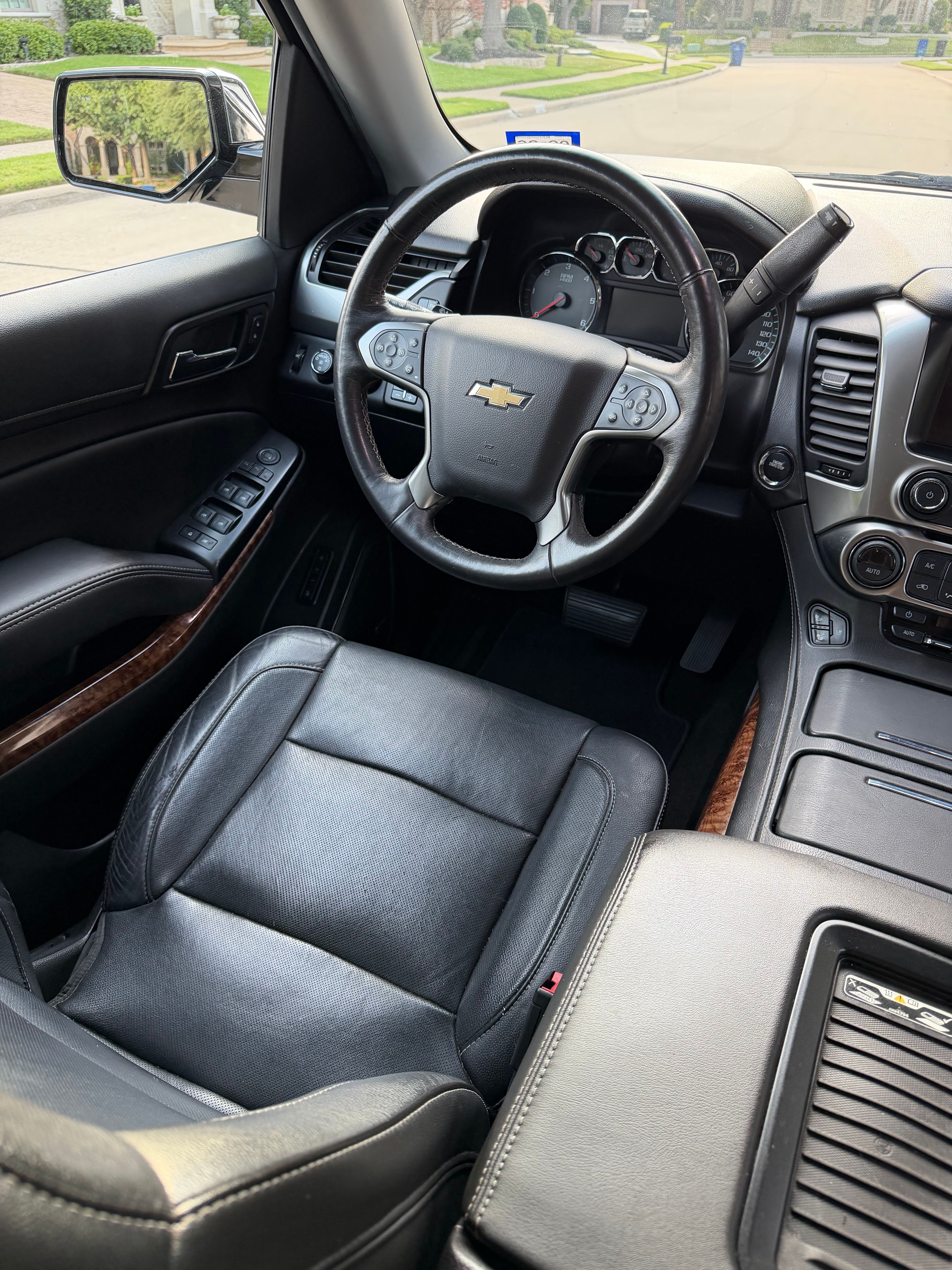 Used 2017 Chevrolet Suburban Premier AWD/4WD image 5