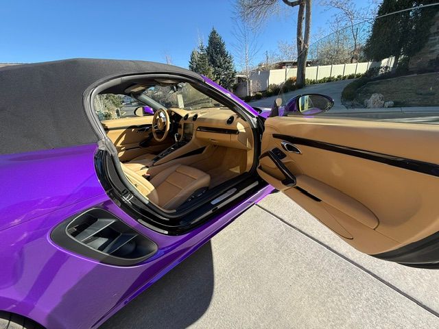 Used 2017 Porsche 718 Boxster RWD image 9