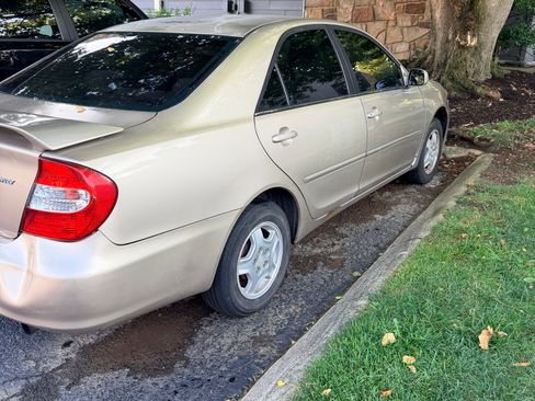 Used 2002 Toyota Camry LE FWD image 6