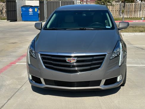 Used 2018 Cadillac XTS Premium Luxury image 2