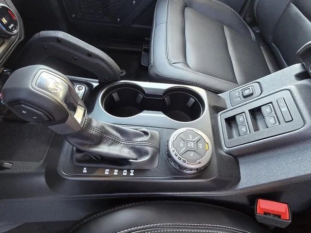 Used 2025 Ford Bronco Outer Banks w/ Sasquatch Package AWD/4WD image 11