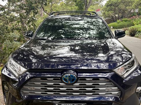 Used 2019 Toyota RAV4 XSE image 4