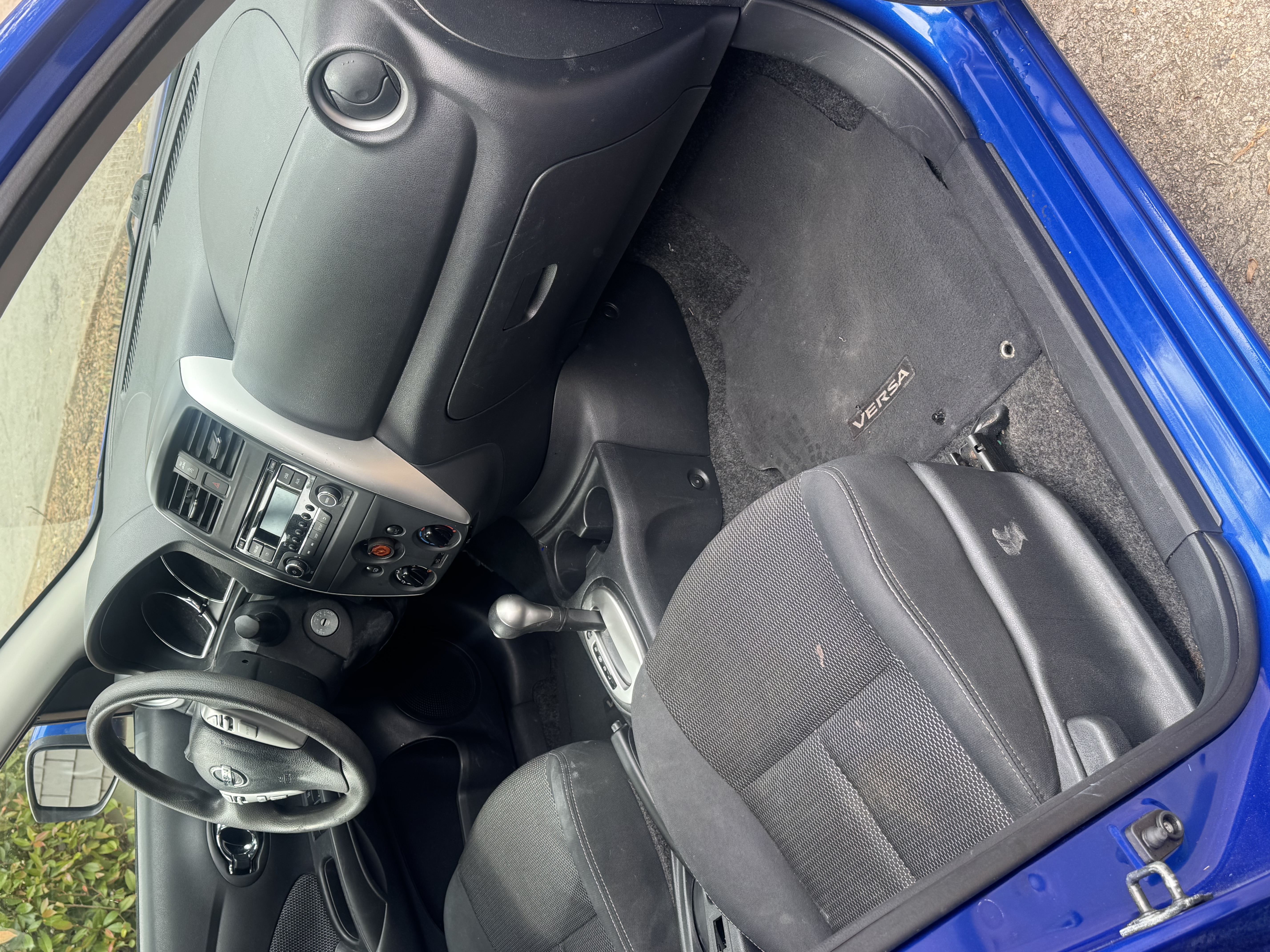 Used 2016 Nissan Versa SV FWD image 10