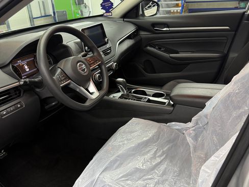 Used 2021 Nissan Altima 2.5 SV image 4