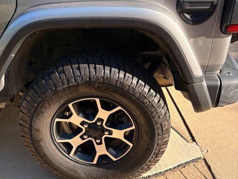 Used 2019 Jeep Wrangler Unlimited Rubicon AWD/4WD image 19