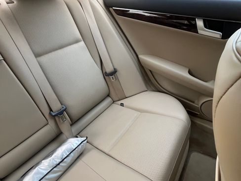 Used 2013 Mercedes-Benz C 250 Sedan image 8