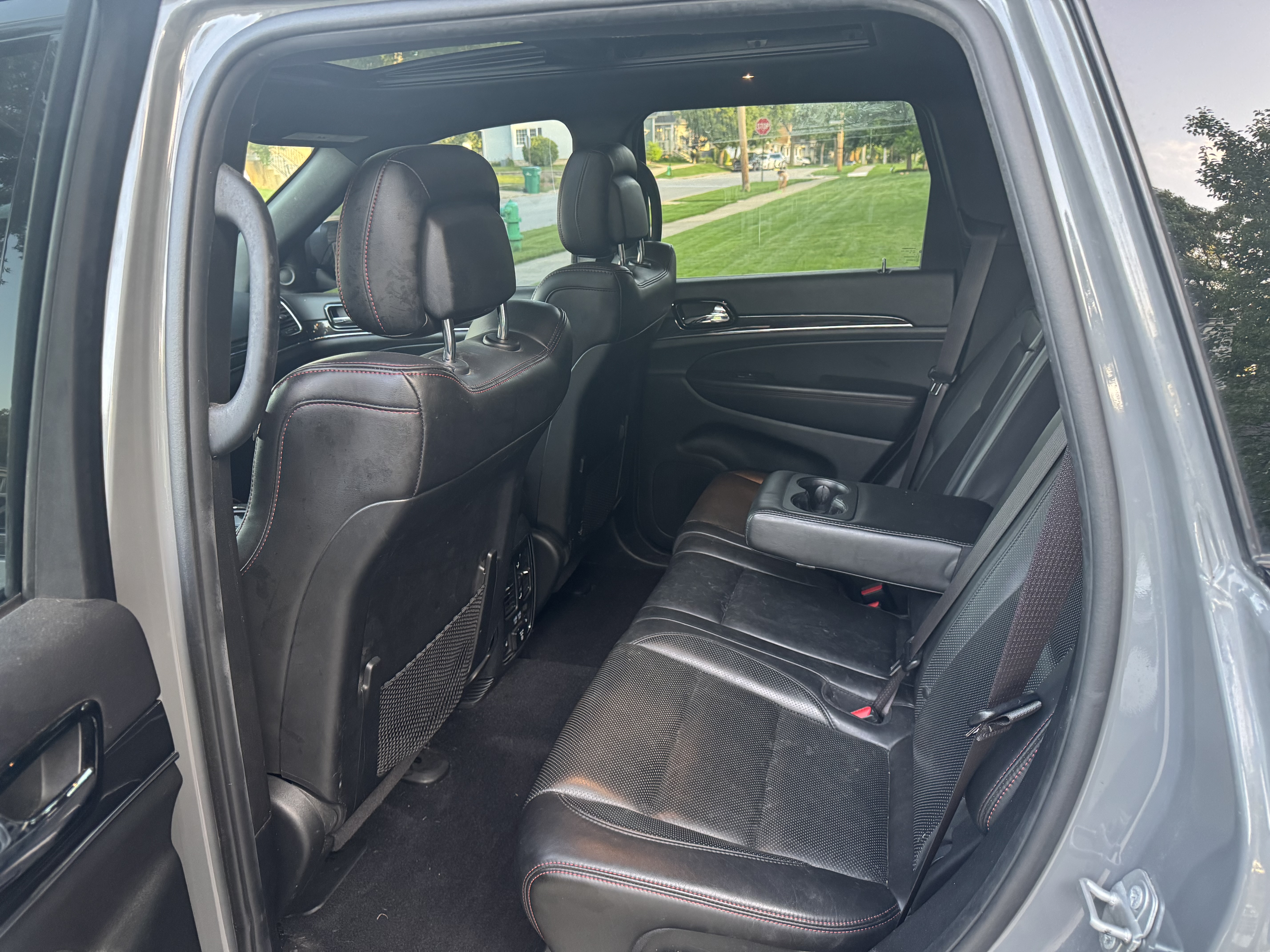 Used 2020 Jeep Grand Cherokee Trailhawk w/ Trailhawk Luxury Group AWD/4WD image 15