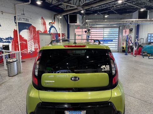 Used 2016 Kia Soul + FWD image 5