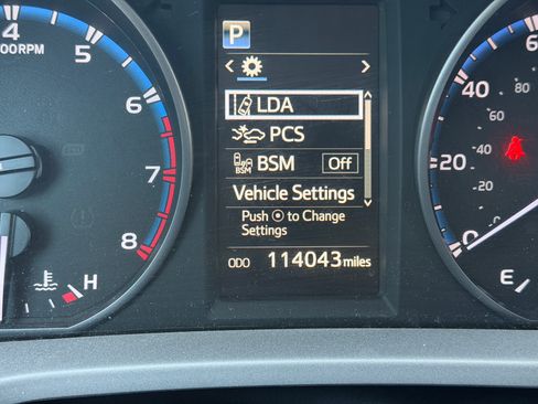 Used 2018 Toyota RAV4 XLE w/ Plus Extra Value Package AWD/4WD image 9