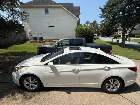 Used 2013 Hyundai Sonata Limited FWD image 1