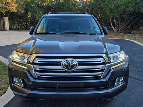 Used 2019 Toyota Land Cruiser image 1