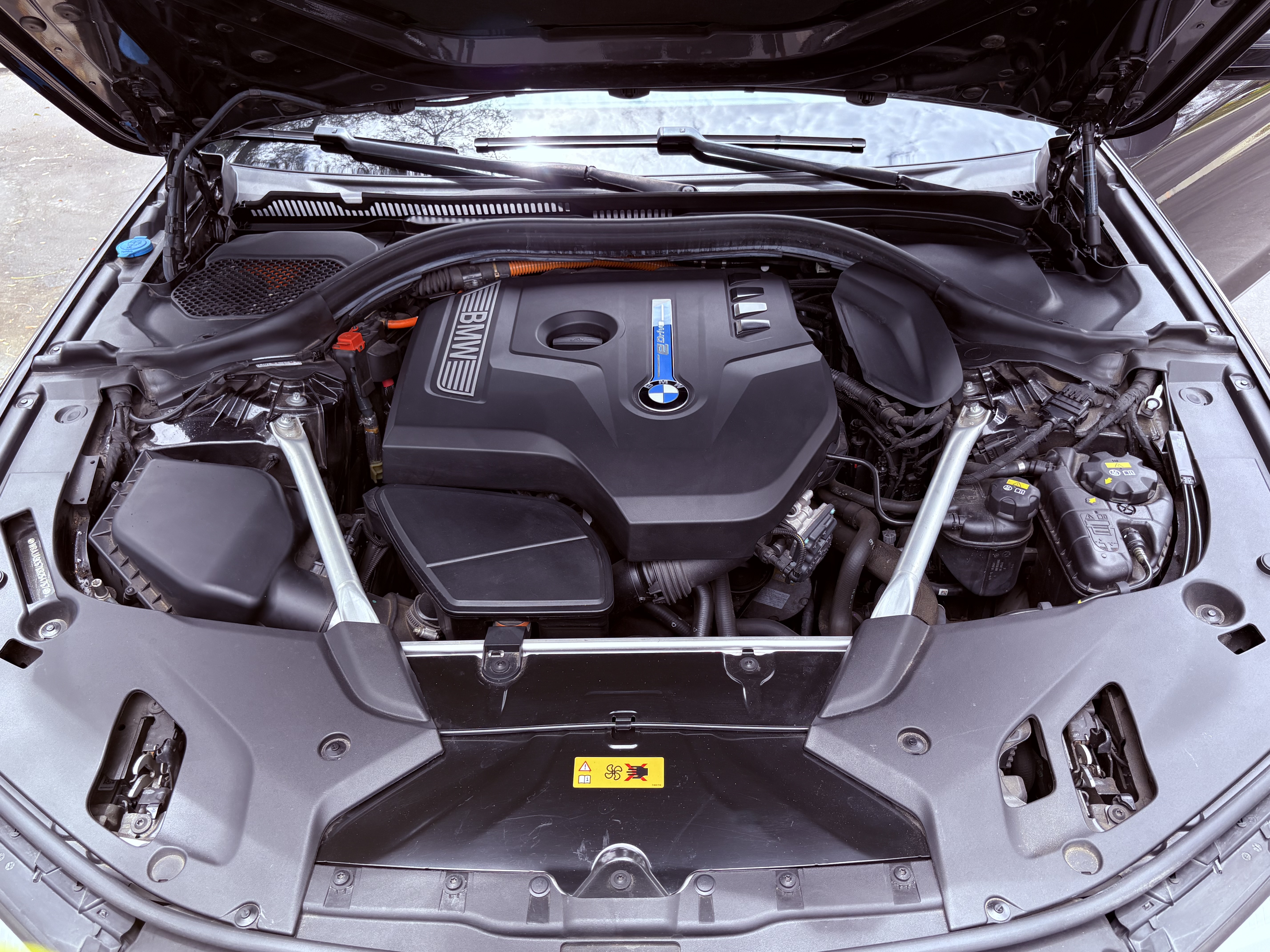 Used 2019 BMW 530e w/ Convenience Package RWD image 5